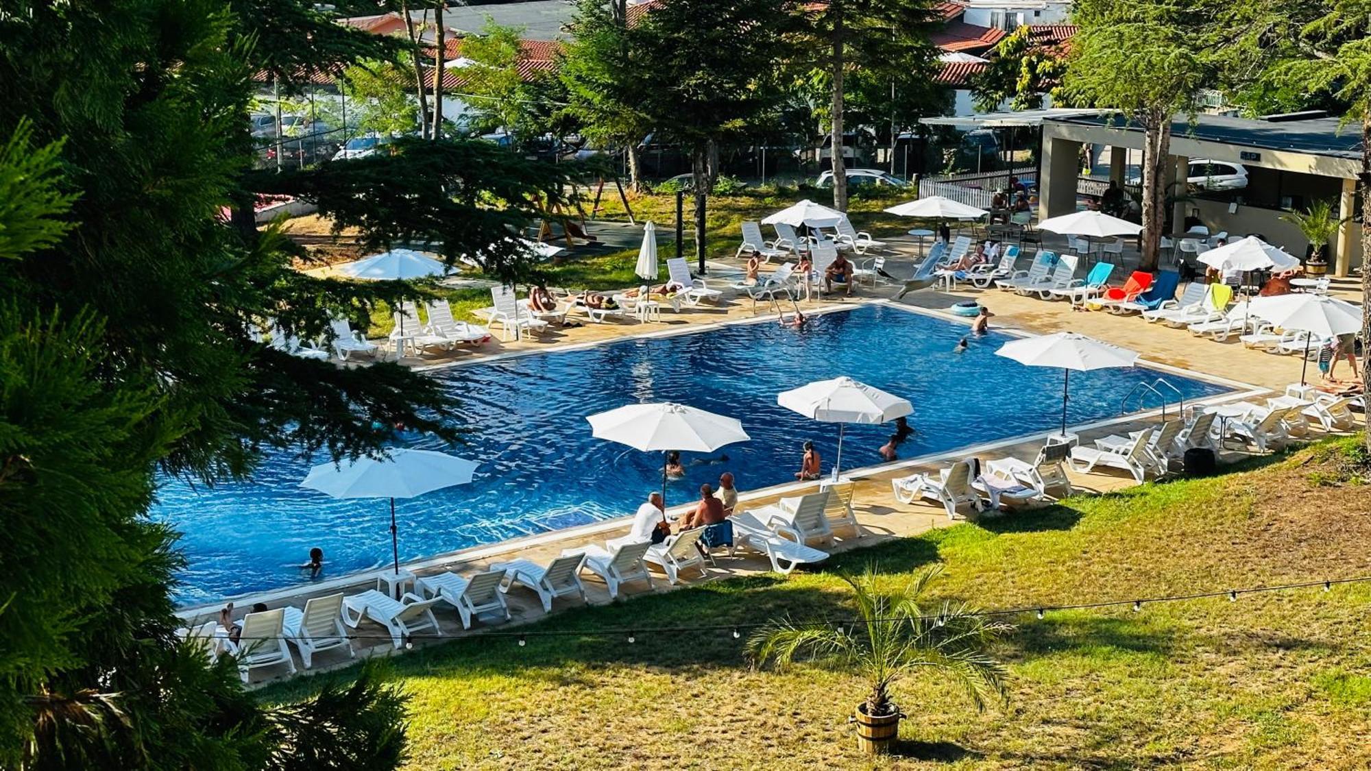 Queen Nelly Park Kiten  Ngoại thất bức ảnh