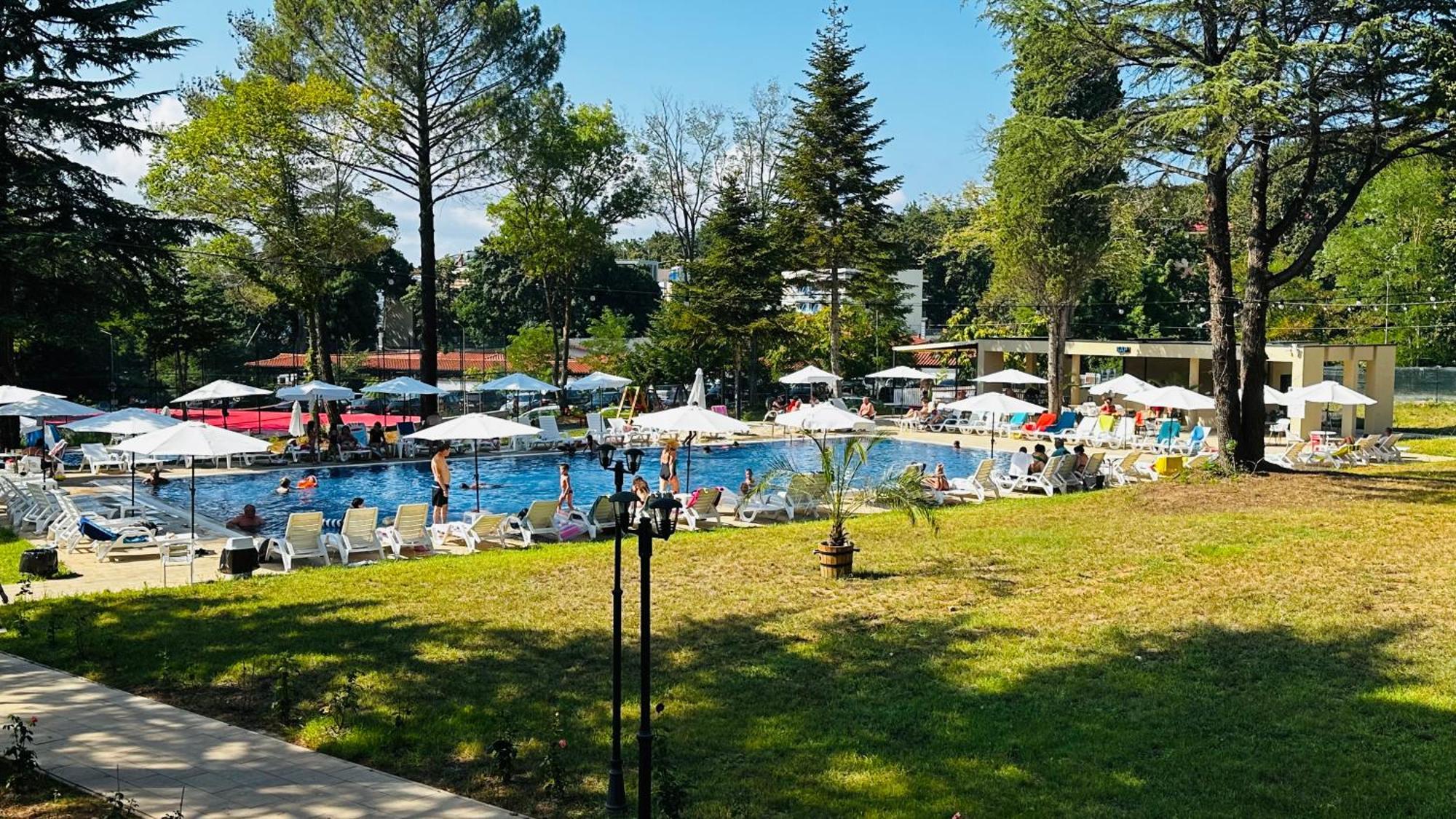 Queen Nelly Park Kiten  Ngoại thất bức ảnh
