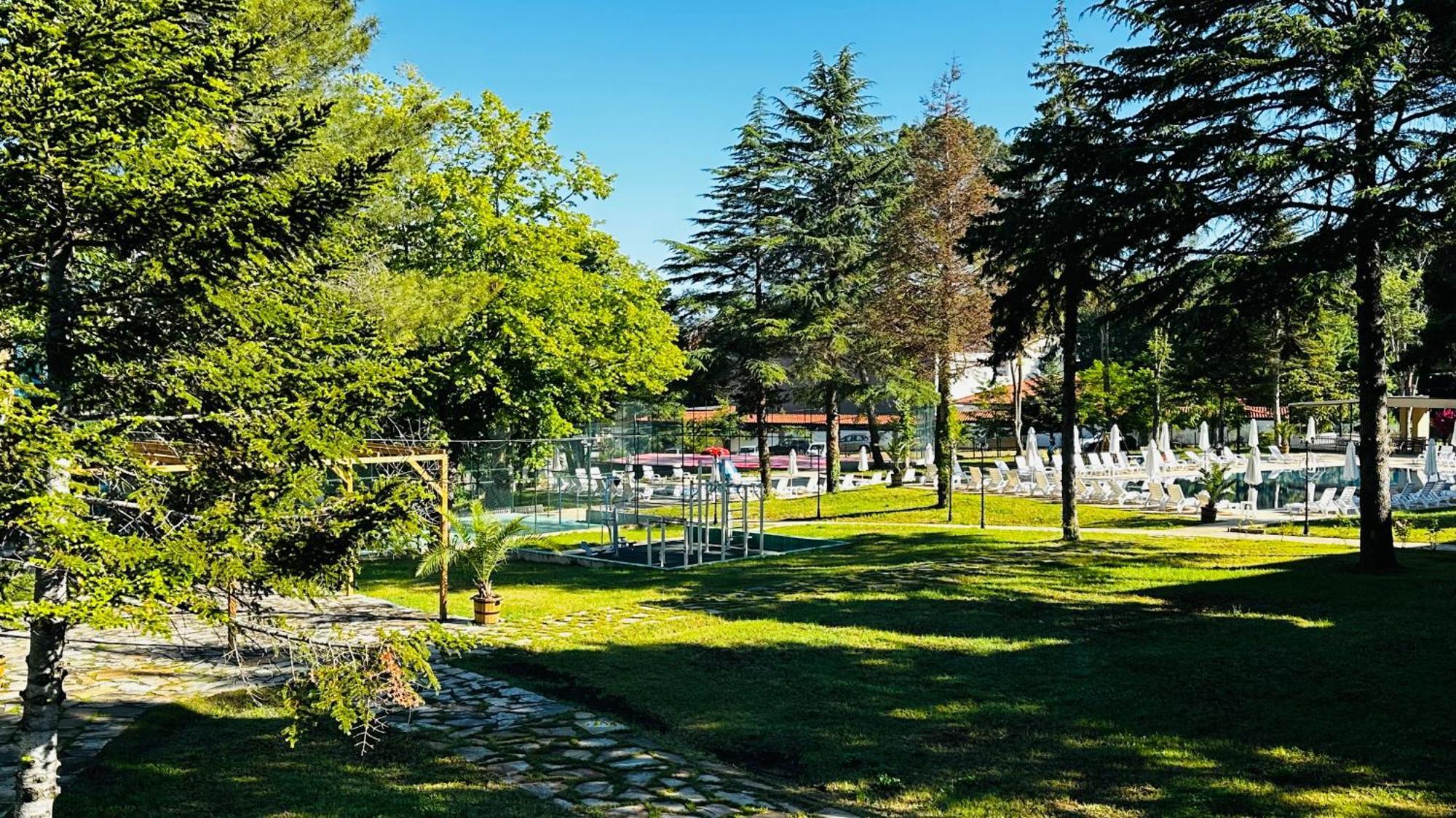 Queen Nelly Park Kiten  Ngoại thất bức ảnh