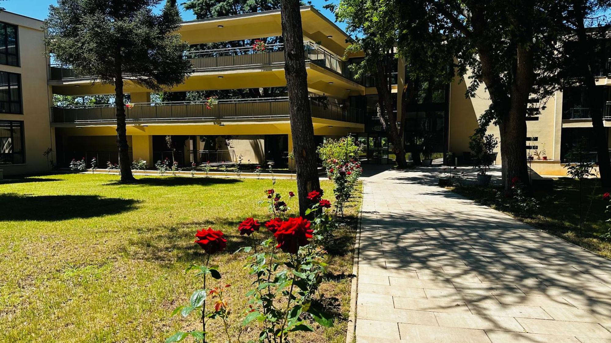 Queen Nelly Park Kiten  Ngoại thất bức ảnh