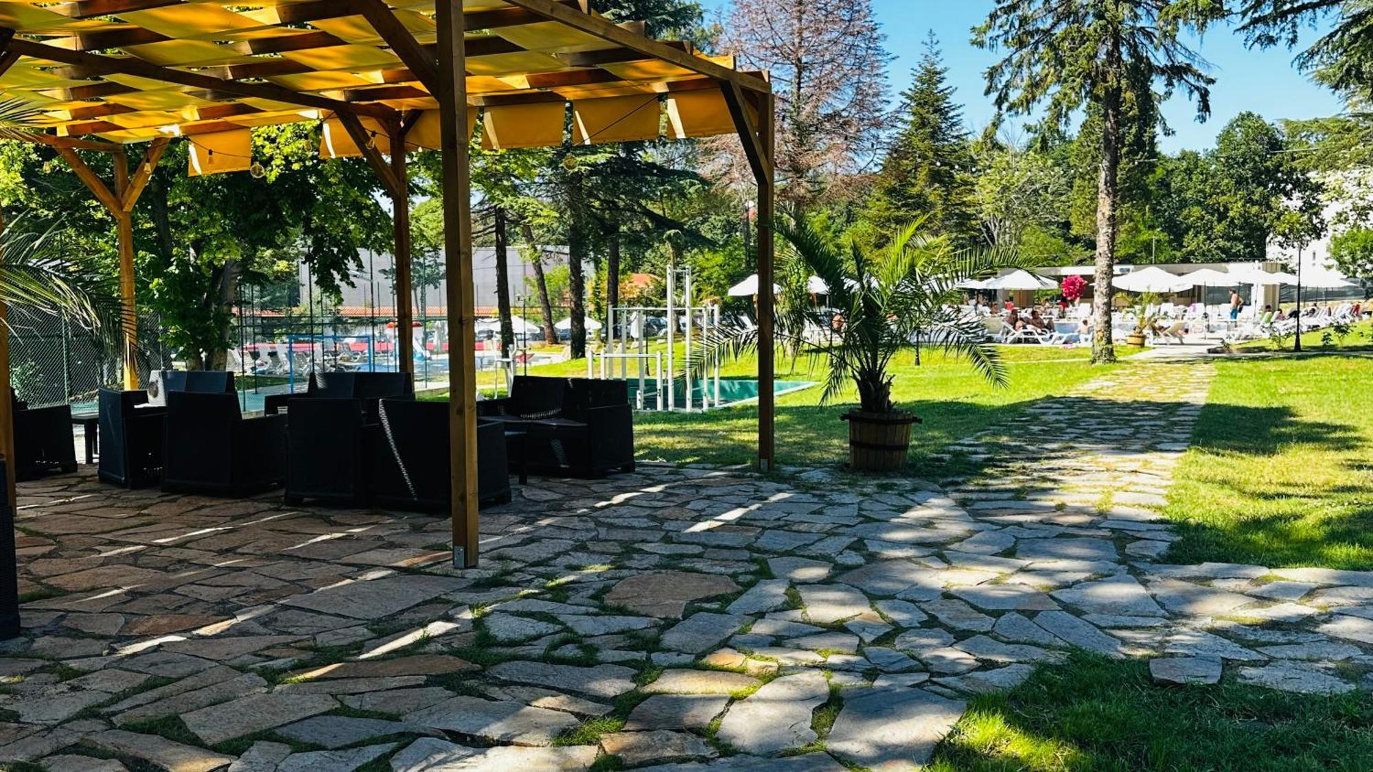 Queen Nelly Park Kiten  Ngoại thất bức ảnh